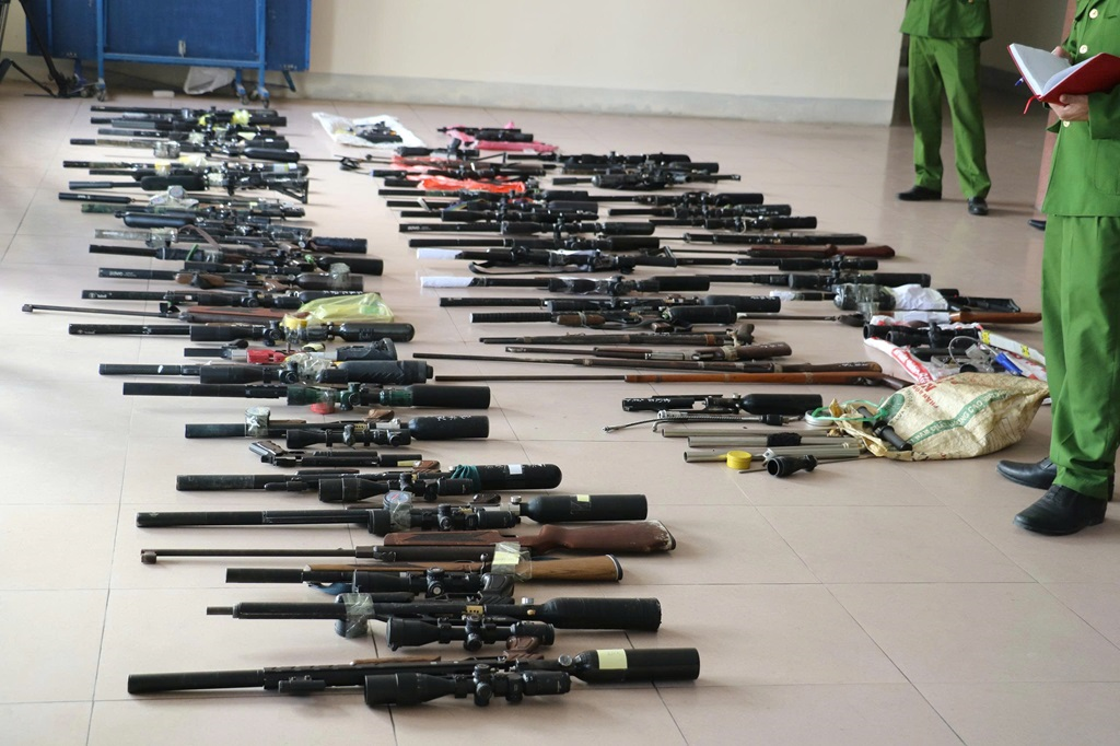 Nghệ An: Triệt phá đường dây mua bán vũ khí quân dụng trên không gian mạng